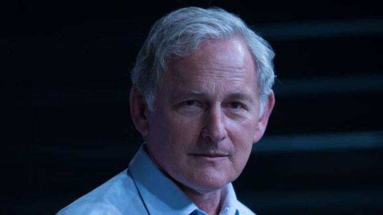 Legends of Tomorrow | Victor Garber deixa o elenco regular da série