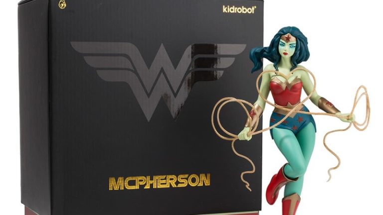 Mulher-Maravilha | Nova action figure da personagem é inspirada no estilo “rockstar”