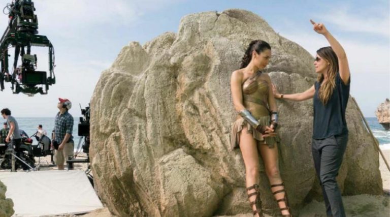 Mulher-Maravilha | Fãs criam petição para que Patty Jenkins entre na lista dos indicados para Melhor Diretor do Globo de Ouro