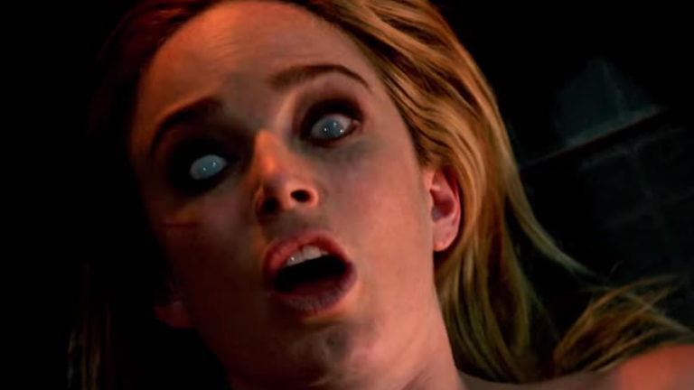 Legends of Tomorrow | Constantine investiga ligação de Sara Lance com o demônio em novo teaser