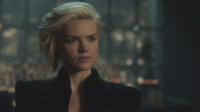 Gotham | Imagem da 5ª temporada mostra novo visual de Barbara
