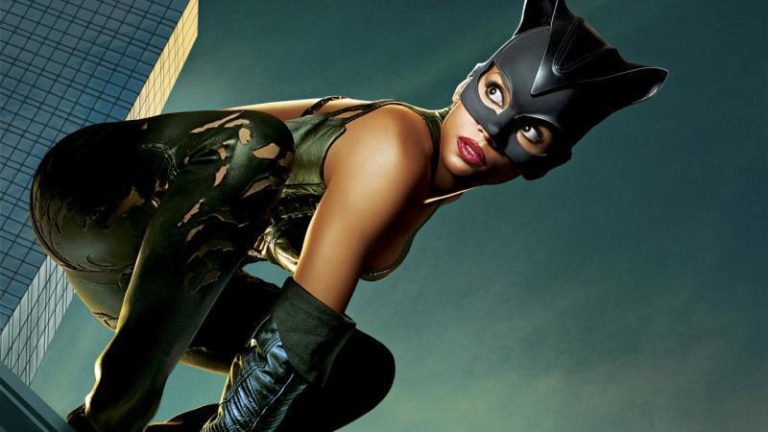 Halle Berry gostaria de refazer “Mulher-Gato” com uma nova proposta