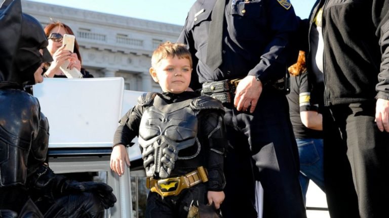 Batkid | Scott está totalmente livre do câncer!