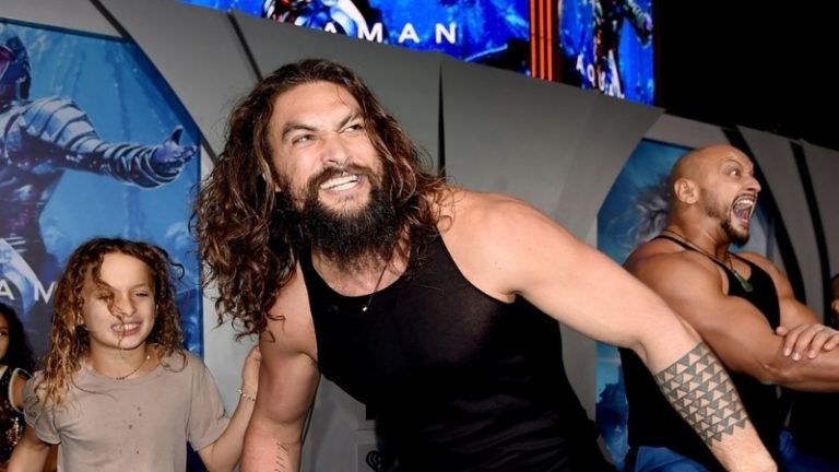 Aquaman | Em noite de pré-estreia Jason Momoa lidera Haka, tradicional dança Maori, antes da sessão