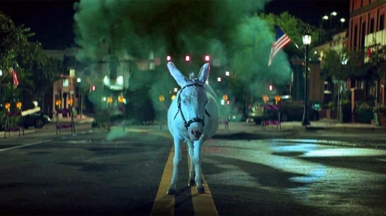 Patrulha do Destino | Burro flatulento tem importância na série