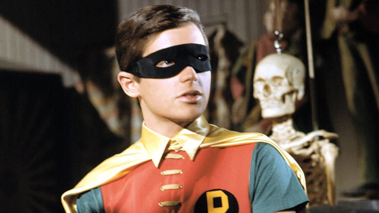 Crise nas Infinitas Terras | Burt Ward, o Robin da série de 60, participará do crossover