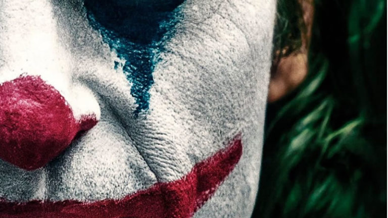 Coringa | Imagem de bastidores faz referência a outro vilão do Batman