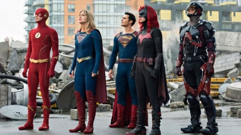 Arrowverso | Marc Guggenheim consideraria fazer um filme do universo das séries
