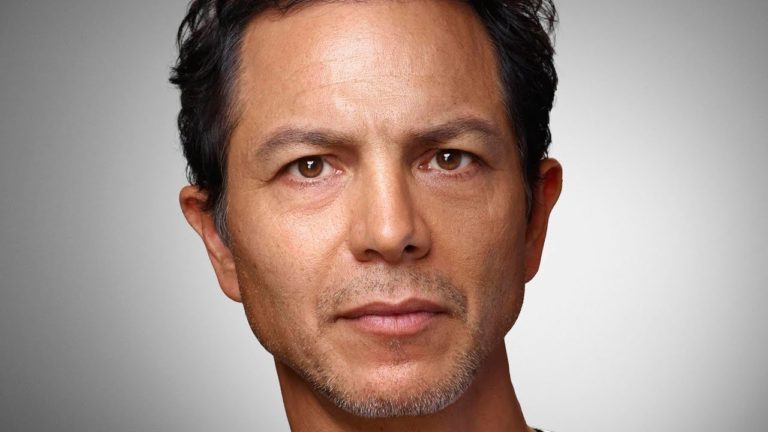 DMZ | Benjamin Bratt  é confirmado no elenco