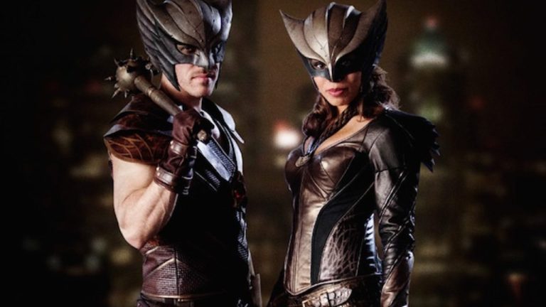 Legends of Tomorrow | Falk Hentschel e Ciara Renee retornam como Gavião Negro e Mulher-Gavião em curta-metragem