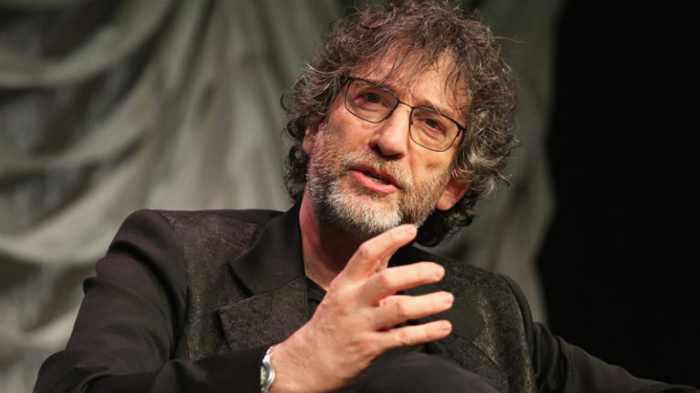 CCXP Worlds | Neil Gaiman é anunciado como convidado de honra da edição