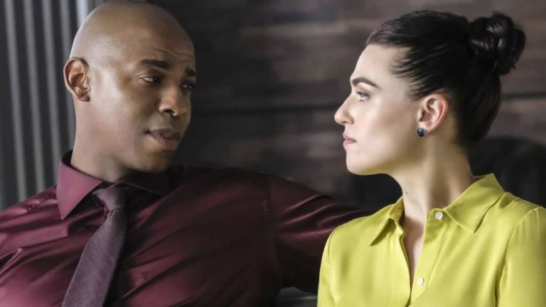 Supergirl | Ator revela ameaças de morte devido a um beijo em Katie McGrath, a Lena Luthor da série