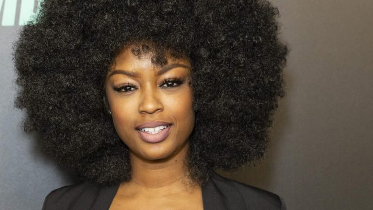 Batwoman | Fotos do set revelam Javicia Leslie vestindo o traje da heroína