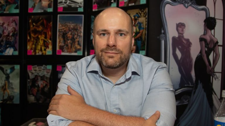 Rorschach | Tom King revela sua reação inicial sobre um quadrinho solo do personagem “Uma ideia terrível”