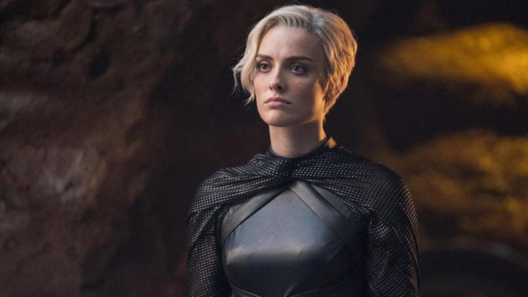 Batwoman | Produtora comenta sobre a chegada de Wallis Day como Kate Kane na série