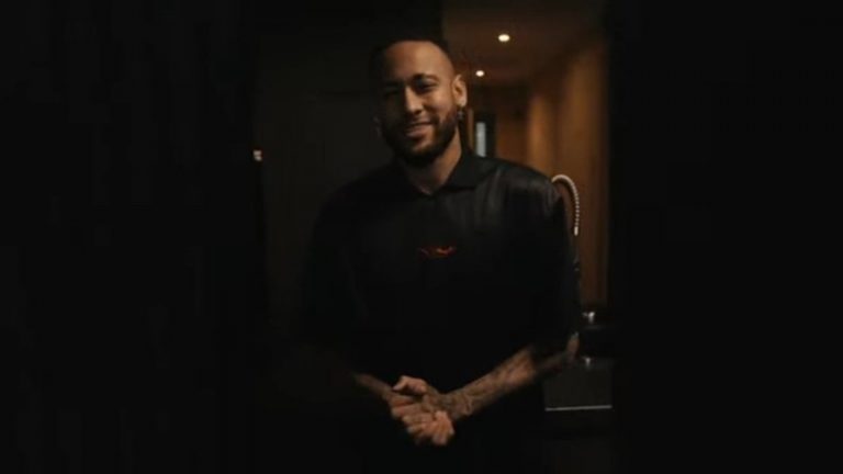 Neymar | Jogador brasileiro aparece no DC FanDome e anuncia parceria entre a Puma e The Batman