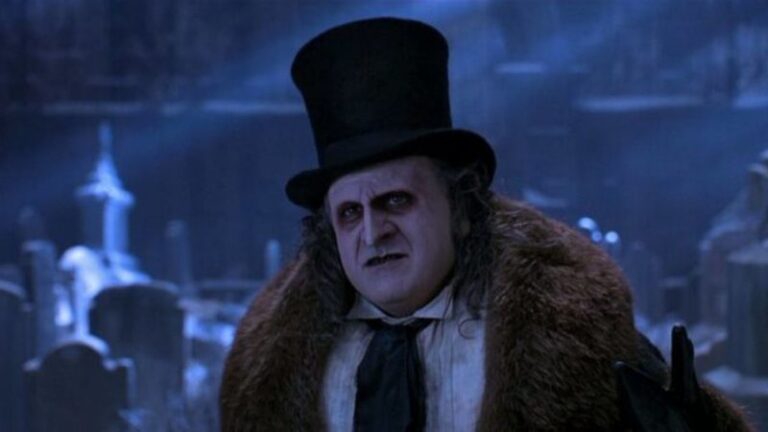 Danny DeVito gostaria de interpretar o Pinguim mais uma vez em um filme do Batman