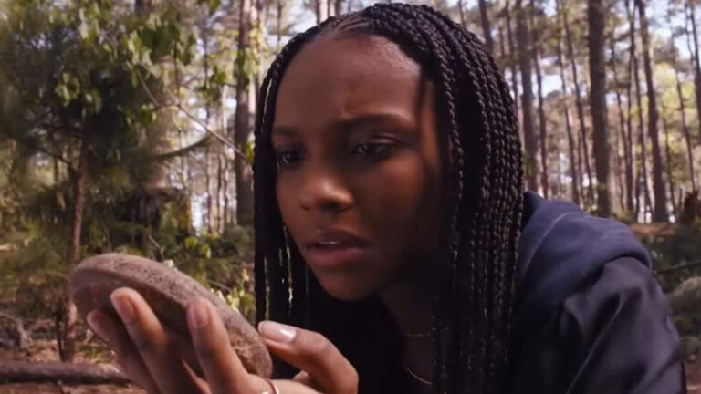 Divulgado um novo vídeo de bastidores da série Naomi, da CW