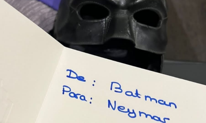Neymar Jr recebe surpresa de aniversário de Robert Pattinson, o novo Batman
