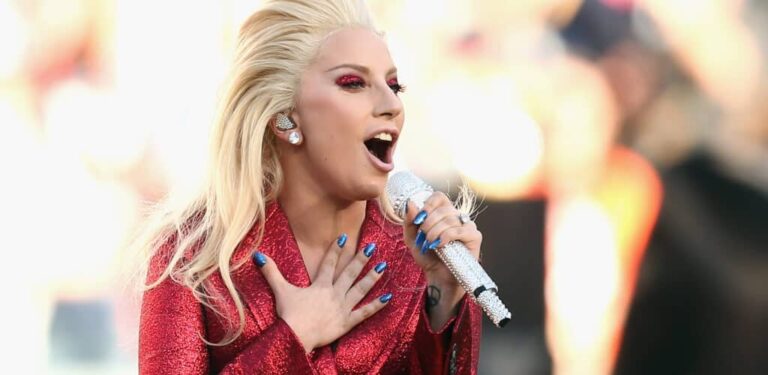 Lady Gaga está em negociações para estrelar Coringa 2, como Arlequina