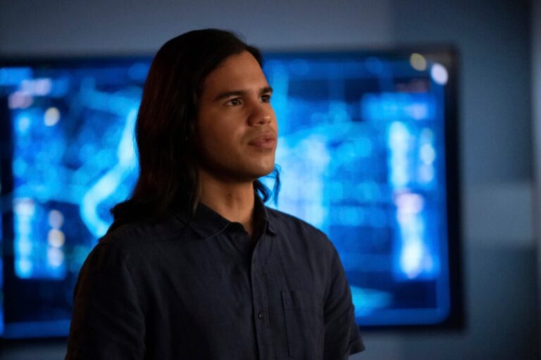 Estrela de The Flash fala sobre possível retorno na temporada final