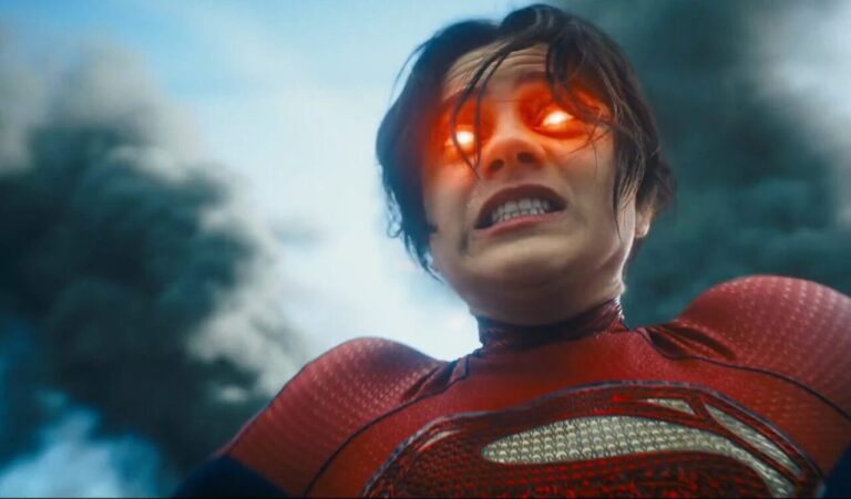 Nova imagem da Supergirl em The Flash revela detalhes do seu traje